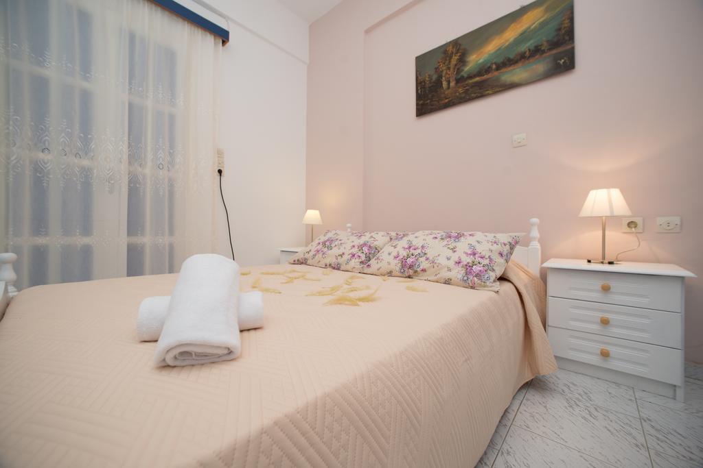 Bella Sant Aparthotel เปริสซา ภายนอก รูปภาพ