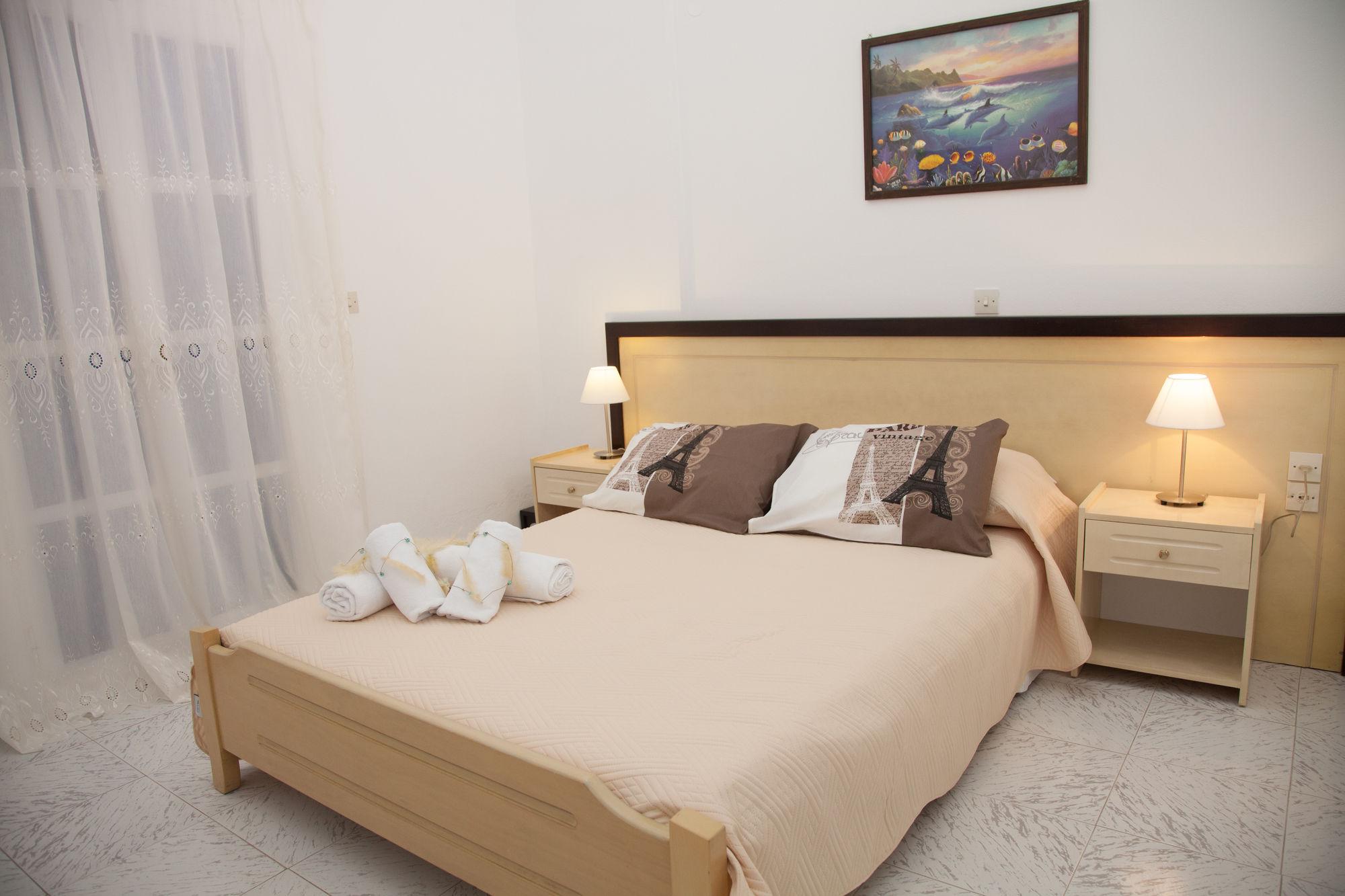 Bella Sant Aparthotel เปริสซา ภายนอก รูปภาพ